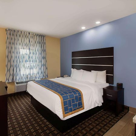 Days Inn By Wyndham Baton Rouge Airport Экстерьер фото