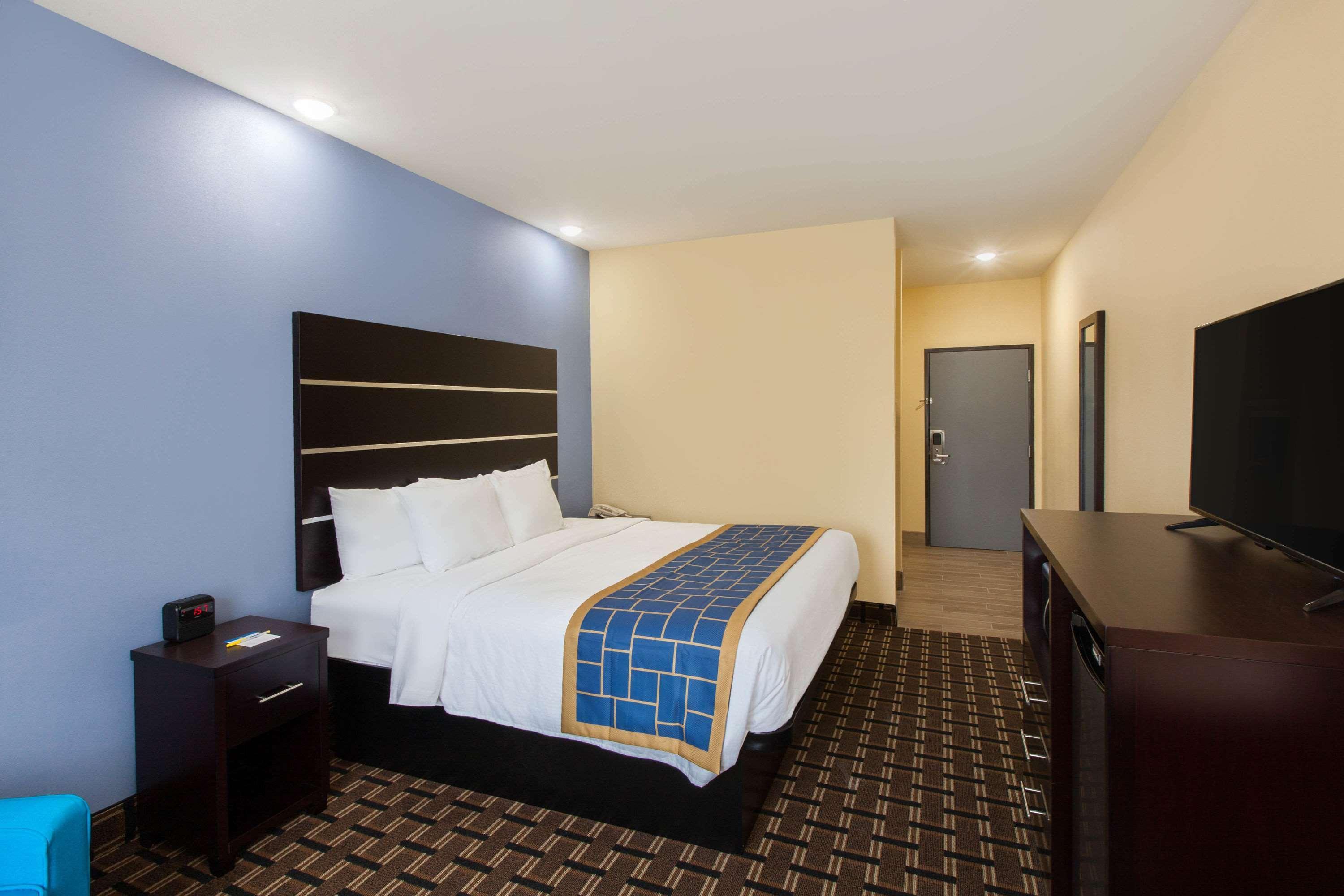 Days Inn By Wyndham Baton Rouge Airport Экстерьер фото