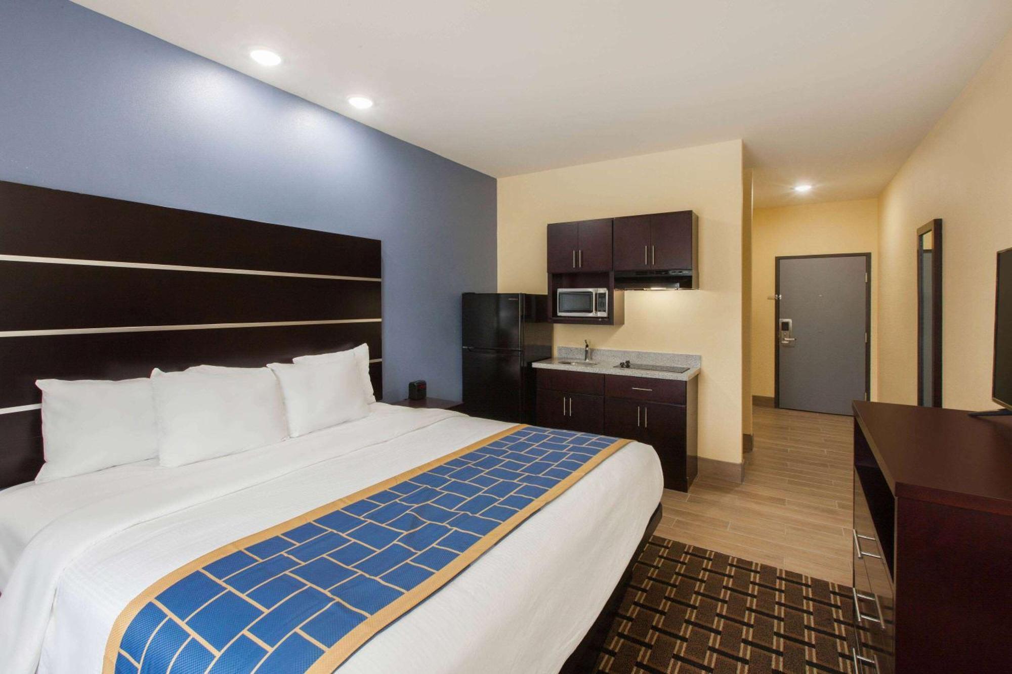 Days Inn By Wyndham Baton Rouge Airport Экстерьер фото
